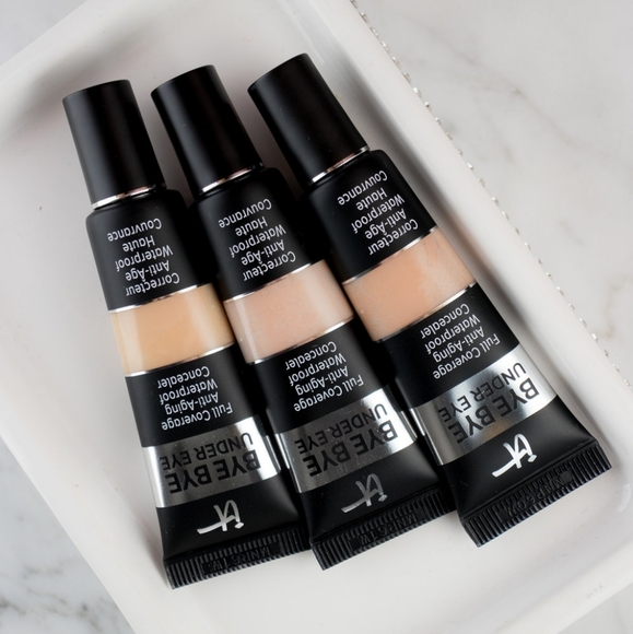 Medium, IT Bye Bye Under Eye Full Coverage Anti-Aging Waterproof Concealer. - Picture 2 of 4